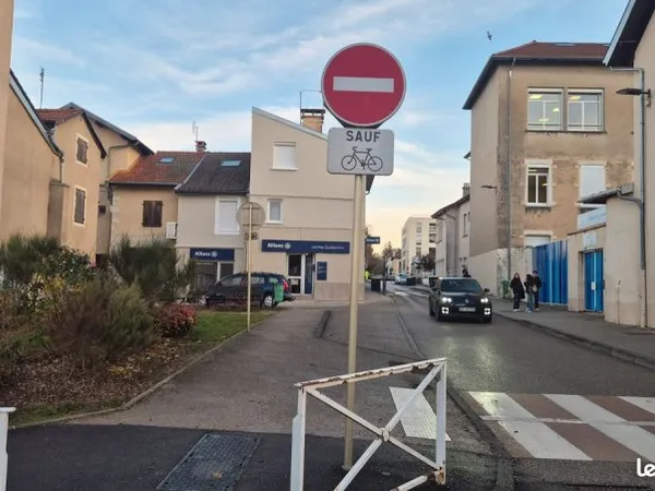 Local commercial 60m2 plein centre
