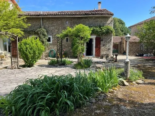 Maison Vente Villefagnan 5p 147m² 143600€