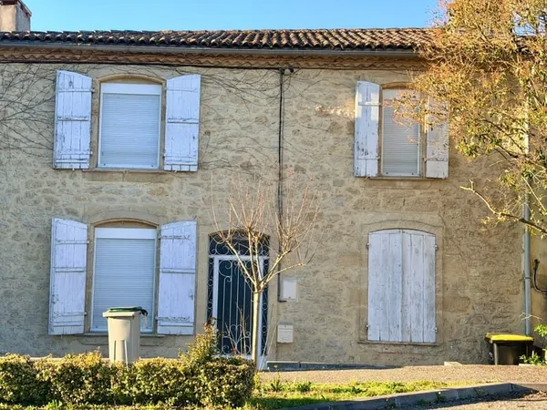 Bourg de Caudrot - maison en pierre