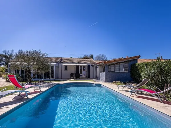 Maison Vouillé plain-pied avec piscine