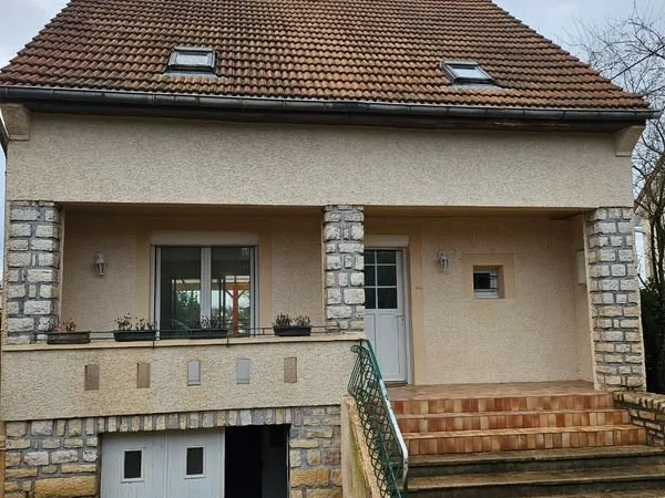 Maison bien située