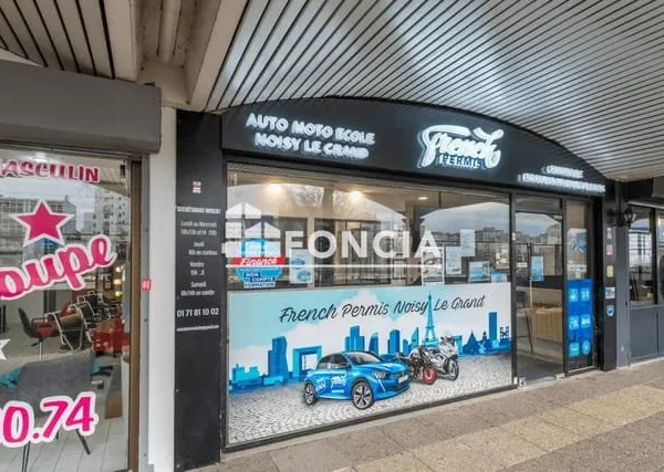 Local commercial situé dans le secteur de Mont d'Est