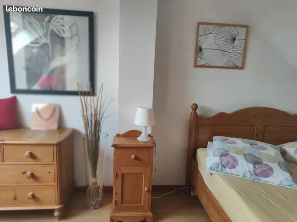 GRANDE CHAMBRE PRIVEE en maison partagée - chez l'habitant