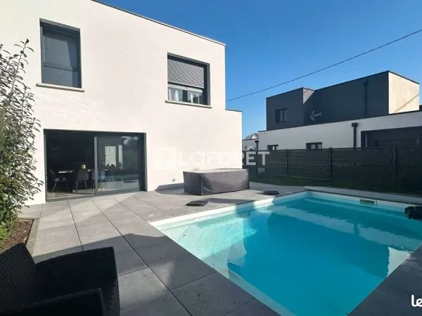 Propriété 6 pièces 203 m²