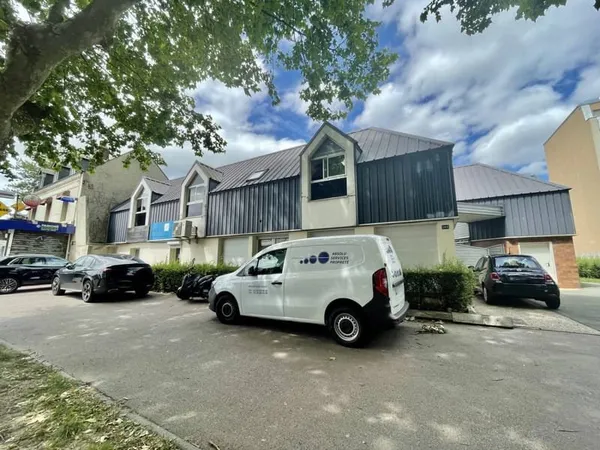 Bureau 239 m²