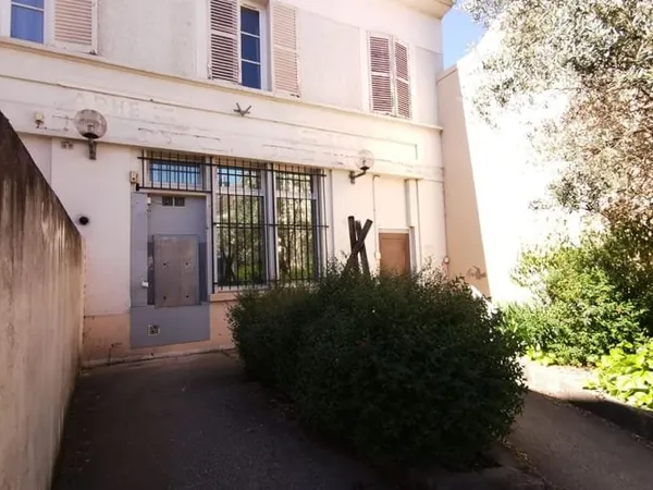 Immeuble 3 pièces 251 m²