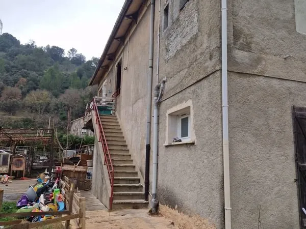 Maison composée de 2 appartements dans un petit village calme