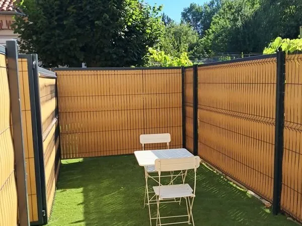 T2 avec jardin clim excellent état