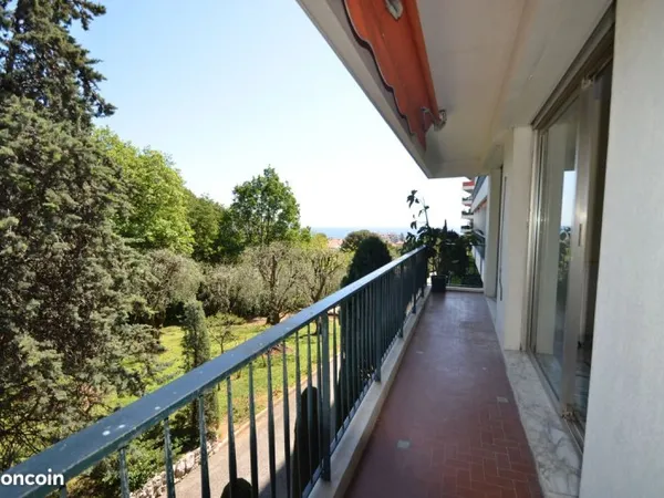 Très joli F2 - 58 m2 - LANTERNE - vue parc et mer