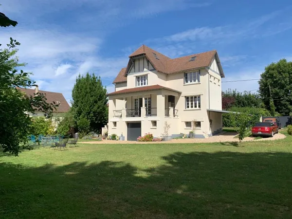 Vends maison 180m² Iles Belle de Meulan : exceptionnelle villa art déco rénovée avec authenticité