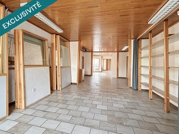 Commerce 14 pièces 251 m²
