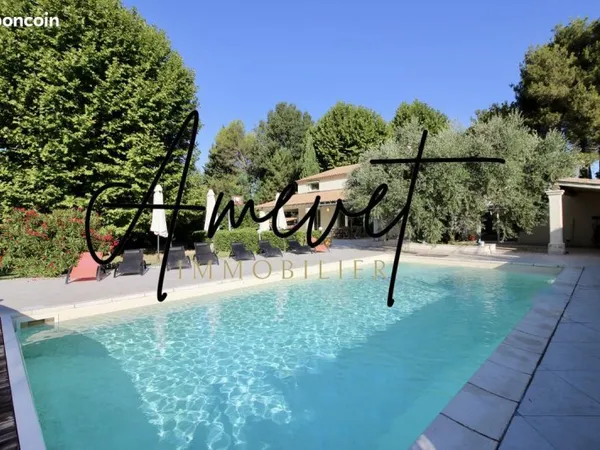 Maison 11 pièces 316 m²