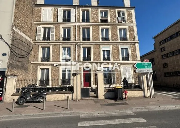 VSG : F2 de 31m² proche gare RER D