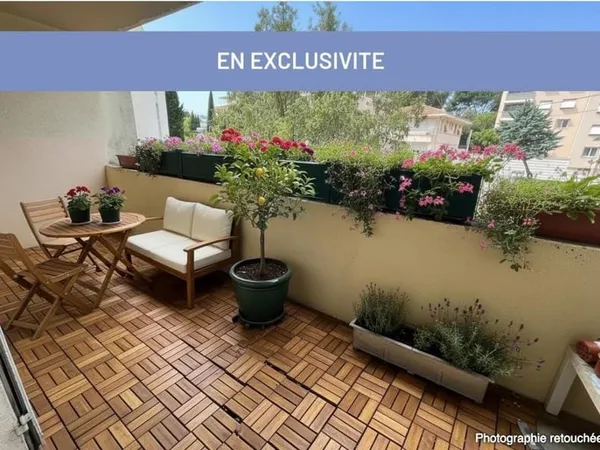 T2 AVEC BALCON ET TERRASSE CENTRE CASSIS