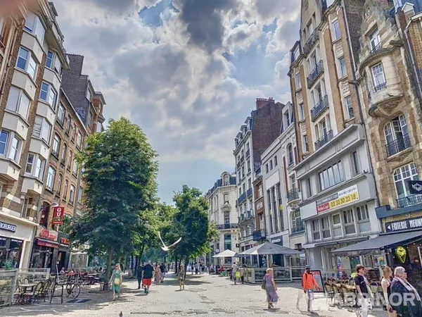 LILLE ENTRE GRAND'PLACE ET REPUBLIQUE - appartement de caractère de 75 m² VENDU LOUE