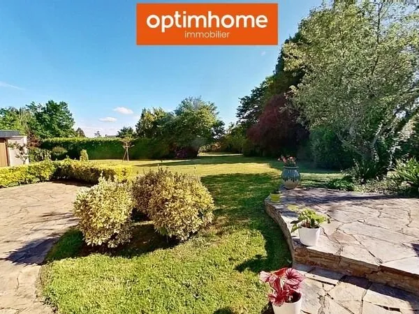 Maison d'architecte de 220 m² sur terrain paysager de 2900 m² - Redon centre