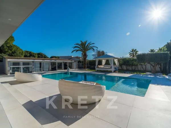 Villa contemporaine en bord de mer