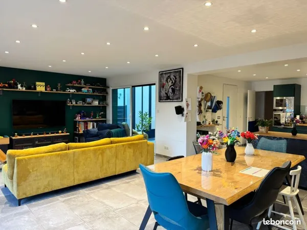 Maison - 5 pièces - 140m²