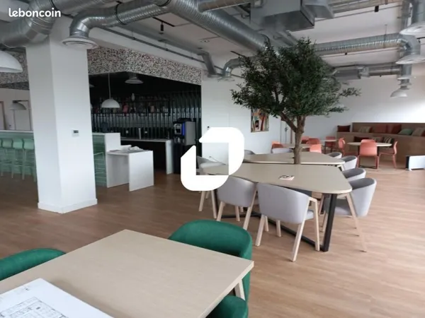 Bureaux 4 621 m²