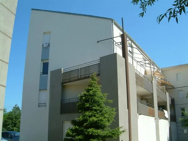 Investissement clé en main T3 rénové avec locataire en place, rentabilité 7.97% brut