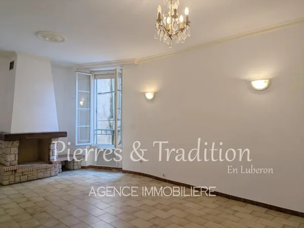 Apt, centre-ville, appartement T2 avec ascenseur.
