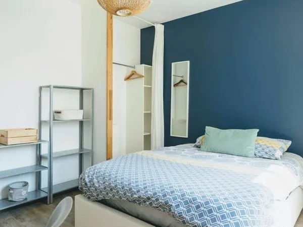 Studio 1 pièce 117 m²