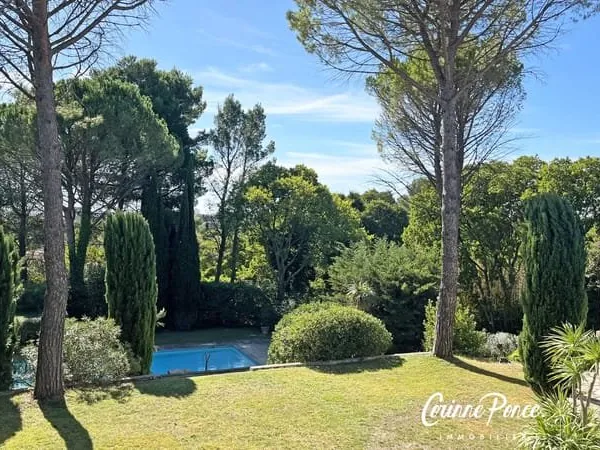 Nîmes Cigale villa d'architecte avec son mazet Corinne Ponce