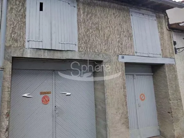 Ensemble immobilier avec cour