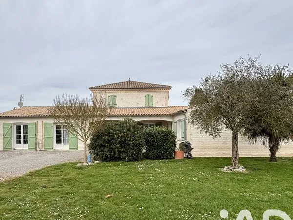 Maison 11 pièces 297 m²