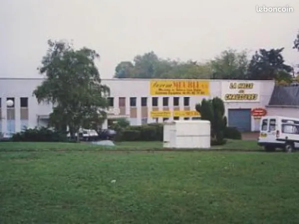 Bureau 300 m²