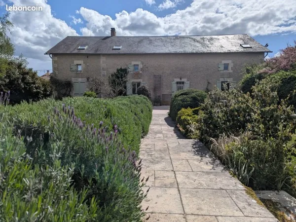 Maison 10 pièces 315 m²