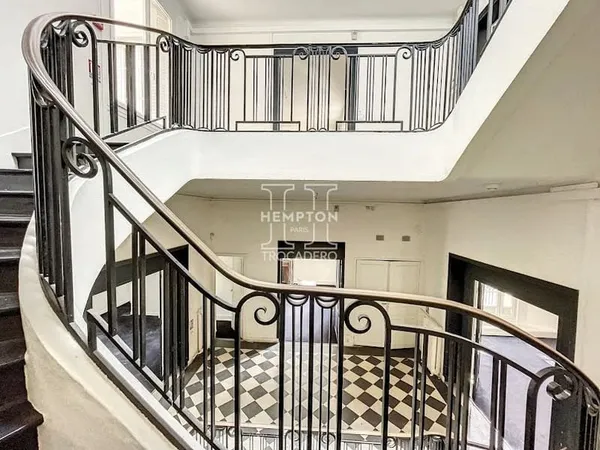 Bureaux 13 pièces 500 m²