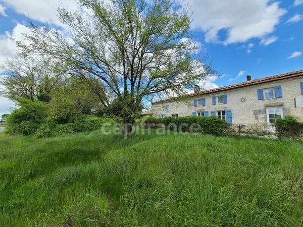 Maison 8 pièces 244 m²