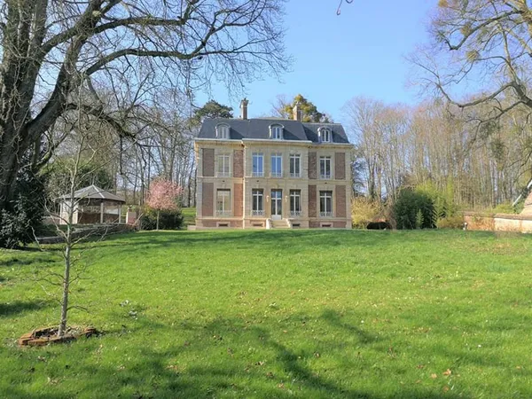 Maison de Maître Napoléon III dans un petit village proche de Gisors