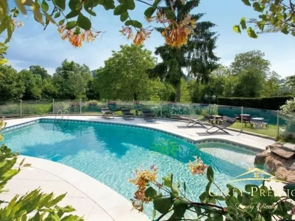 Complexe immobilier- 25 MIN AMBERIEU-EN-BUGEY.