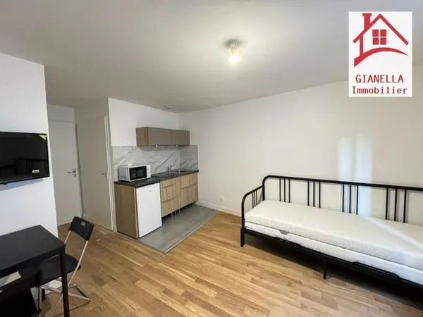 Magnifique studio 18m2 rénové et meublé à NEUF en HYPER-CENTRE