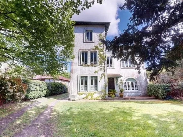Maison 10 pièces 200 m²