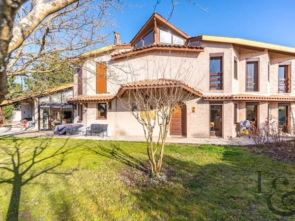 Maison d'architecte à vendre en périphérie de Villeneuve-sur-Lot