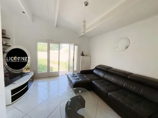 Maison atypique de plain-pied de 80m² sur un terrain de 386m²