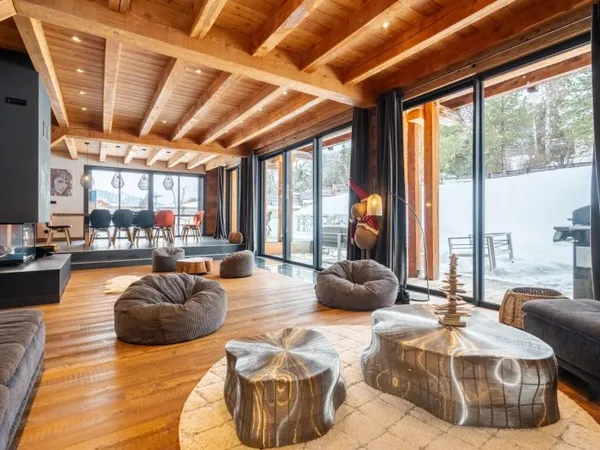 VENTE - SERRE-CHEVALIER - PIEDS DE PISTES - CHALET GRAND LUXE - SPA