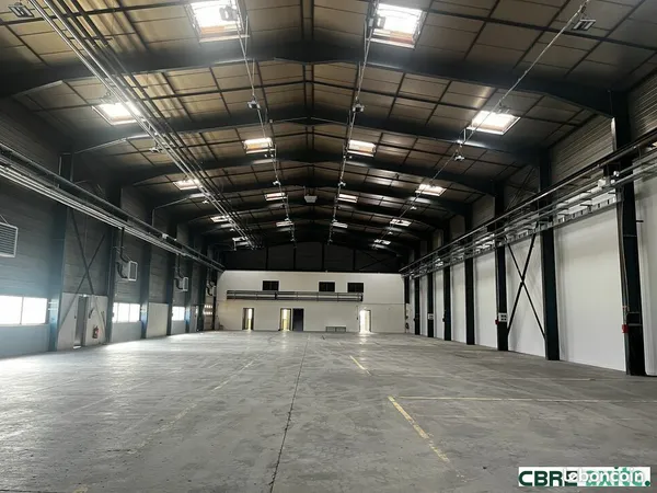 LOCAL D'ACTIVITE 1400 m² CREYS MEPIEU