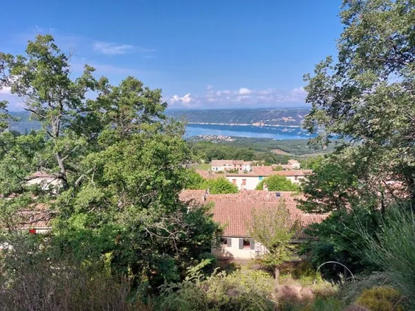 AIGUINES Maison Village 122 m2 + vue Lac+ terrasses+terrain+garage