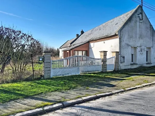 MAISON DE VILLAGE 5P - PROCHE CRÉCY SUR SERRE