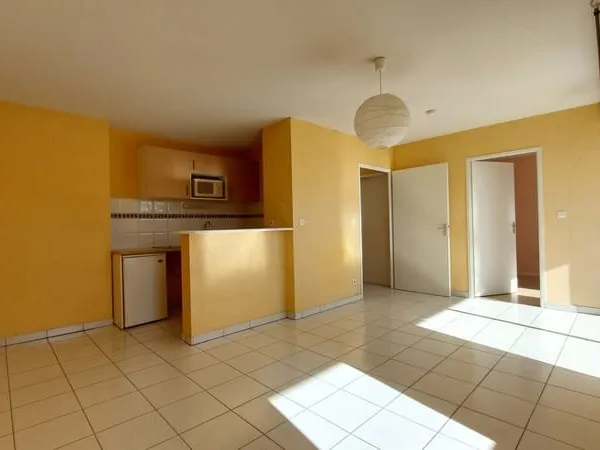 Seilh - 'Les Terrasses du Golf' - Appartement T2 - Terrasse et parking