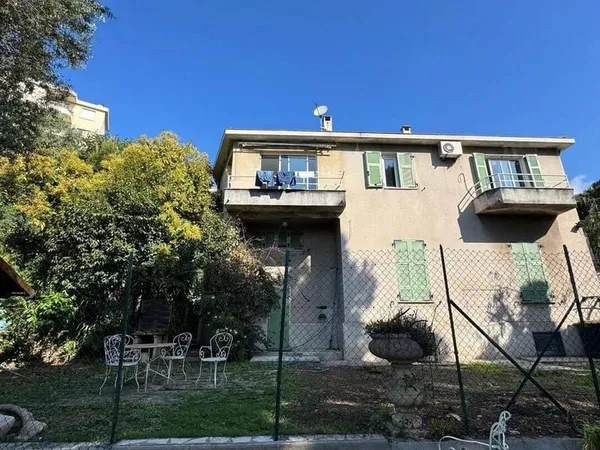 Maison 7 pièces 195 m²