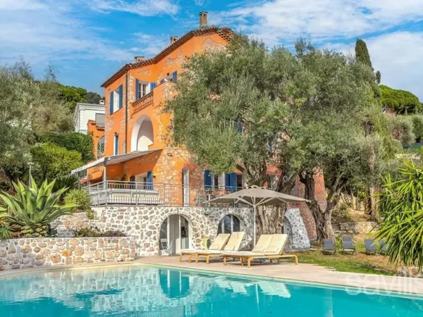 Villa de charme avec piscine, aux portes de Monaco, dans un envi