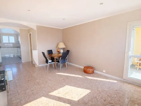 Lumineux 4 pièces avec balcon au dernier étage