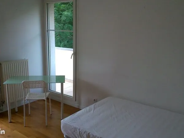 Arcueil (RER B 5 min) - Chambre meublée en colocation 3p mixte - Terrasse 20 m² - 600 + 150 CC