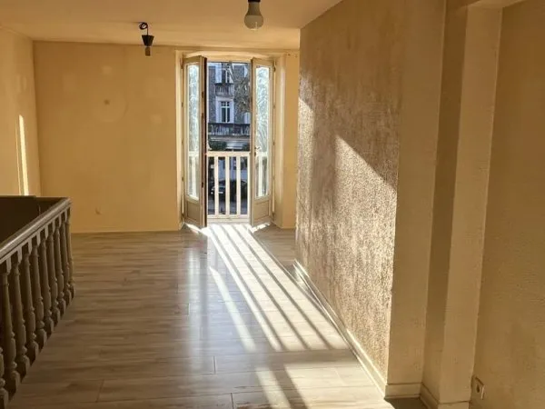 Immeuble - Appartement avec commerce au RDC