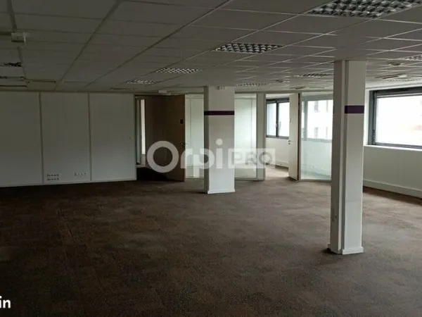 Bureau 283 m²